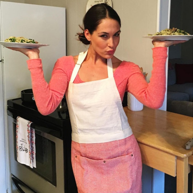 Brie Bella, Instagram